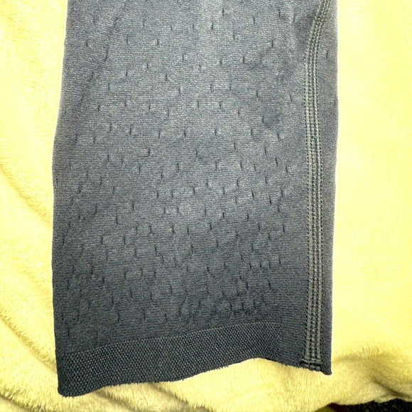 Fabletics High-Waisted SculptKnit® Dot Legging Size L - Picture 3 of 9